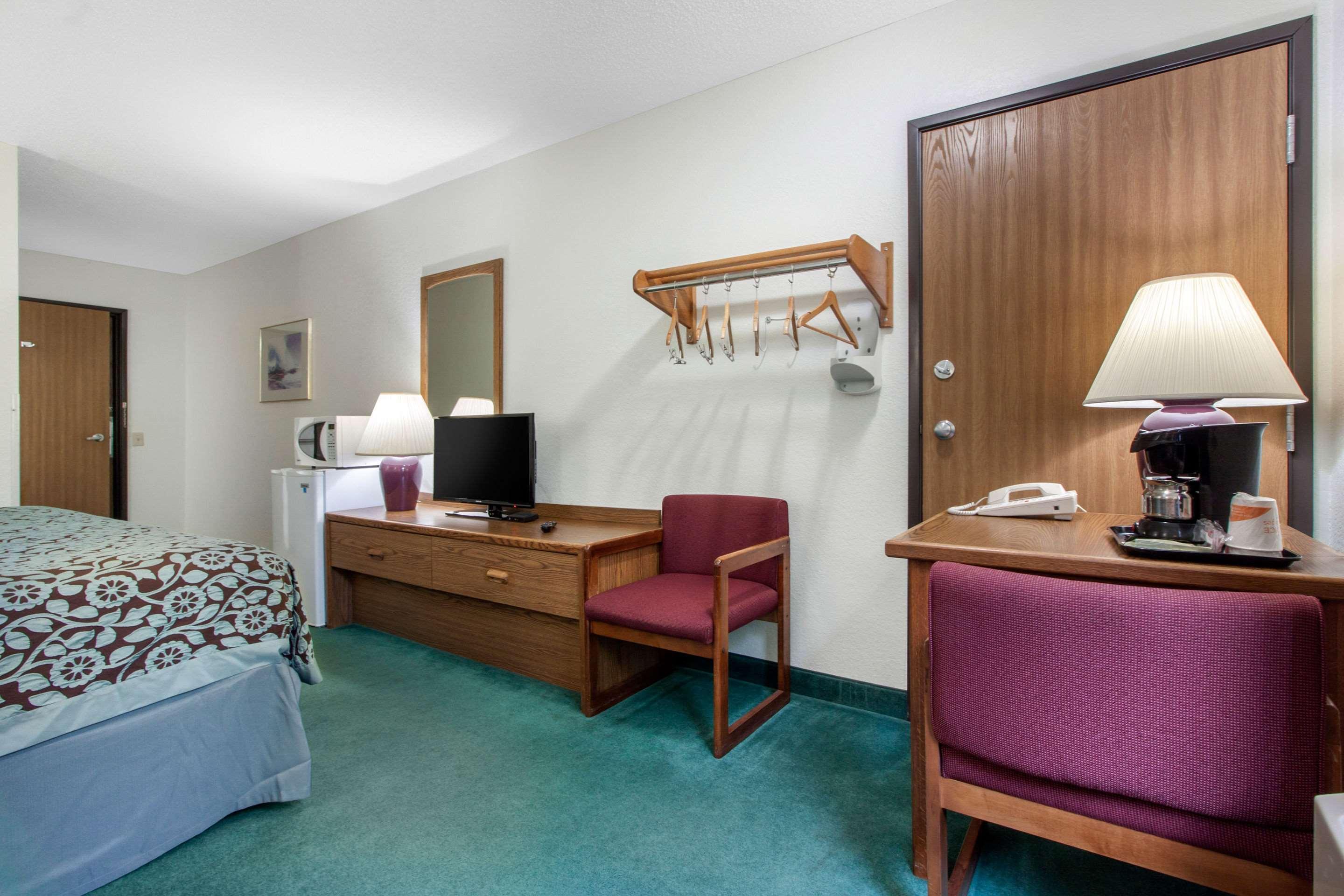 Econo Lodge Oacoma Extérieur photo