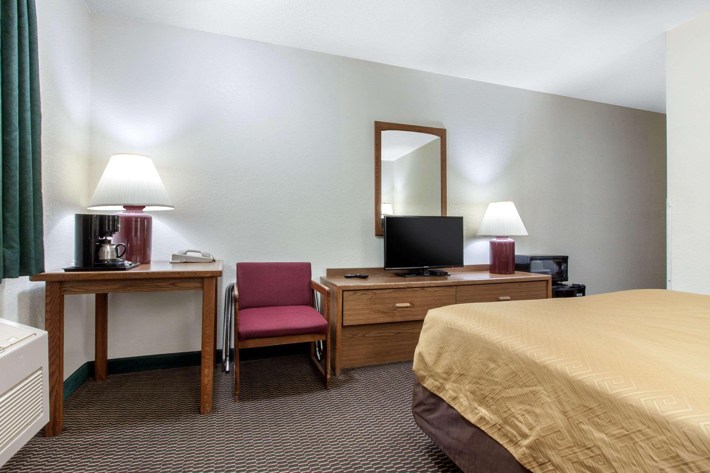 Econo Lodge Oacoma Extérieur photo